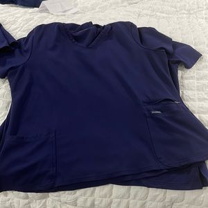 Jaanuu Womens 4 pocket V-neck scrub top